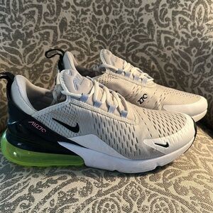 Nike Air 270 Women’s 9M